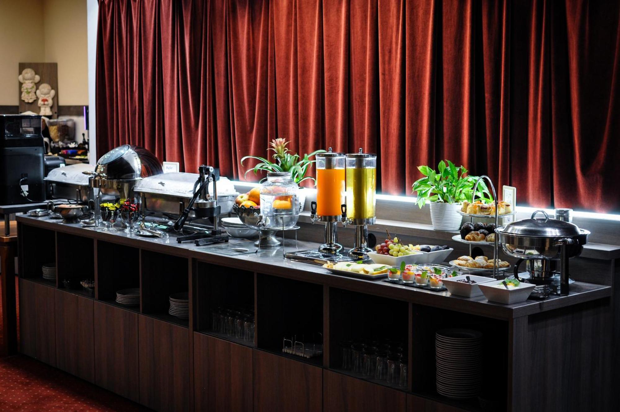 Hotel Trzy Swiaty Spa & Wellness Rajska Wyspa Gliwice Kültér fotó