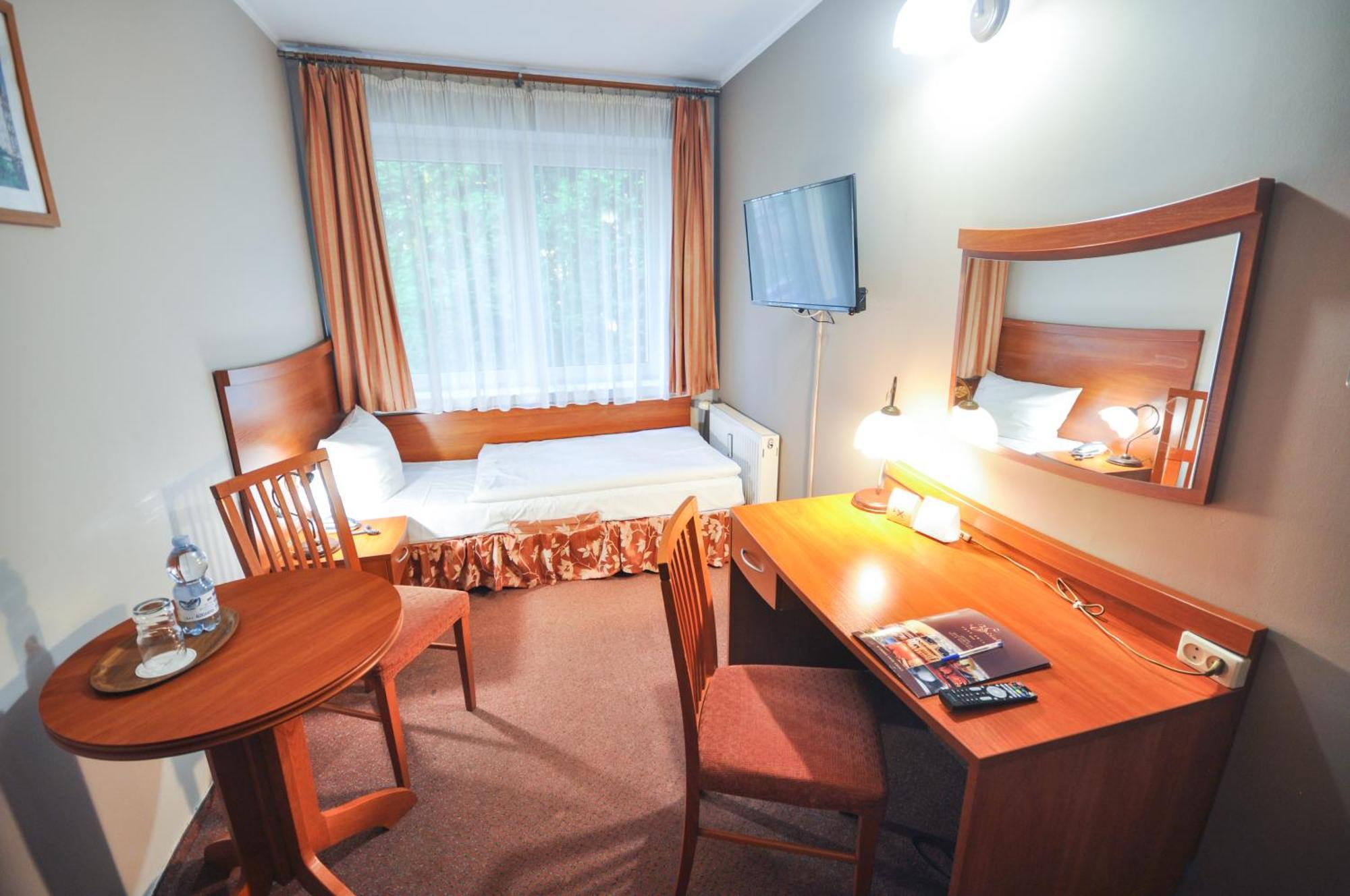Hotel Trzy Swiaty Spa & Wellness Rajska Wyspa Gliwice Kültér fotó